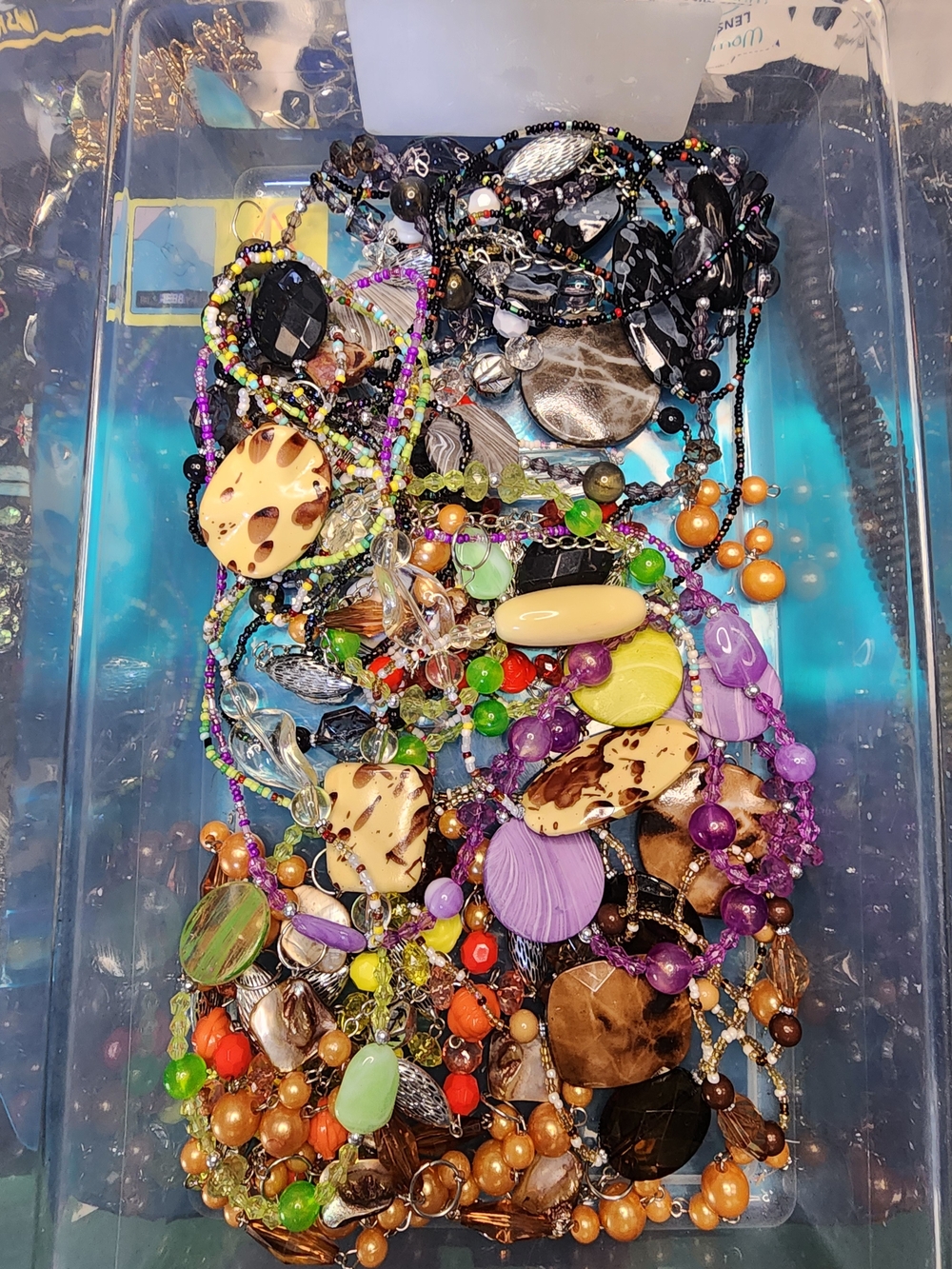 1lb Mixed Beads Links May Or May Not Have Matches  - J100126-3